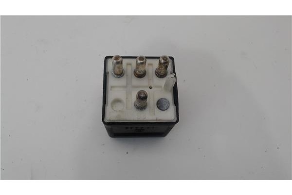 Recambio de rele ventilador para mercedes-benz clase e (bm 124) coupe/cabrio 3.0 ce 300 (124.050) referencia OEM IAM 0015426819 
