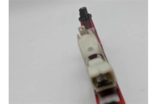 Recambio de luz central de freno para peugeot partner tepee 1.6 hdi referencia OEM IAM 89071289 89093986 