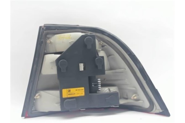 Recambio de piloto trasero izquierdo para opel vectra b berlina 1.6 i 16v referencia OEM IAM 90568047 37375383 
