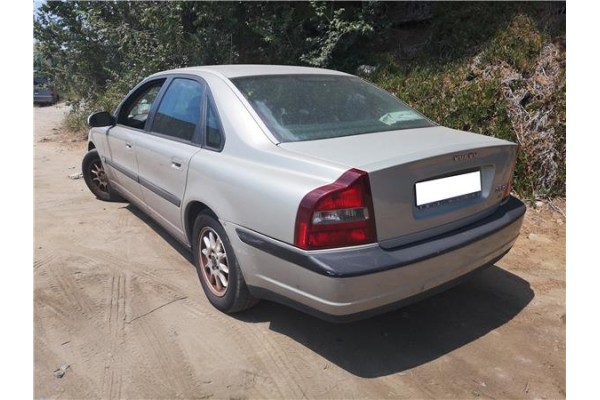 volvo s80 berlina del año 2001