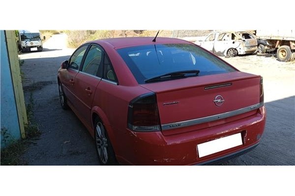 opel vectra c berlina del año 2004