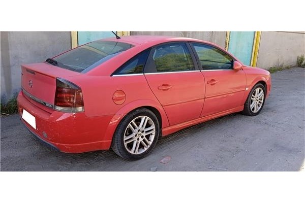opel vectra c berlina del año 2004