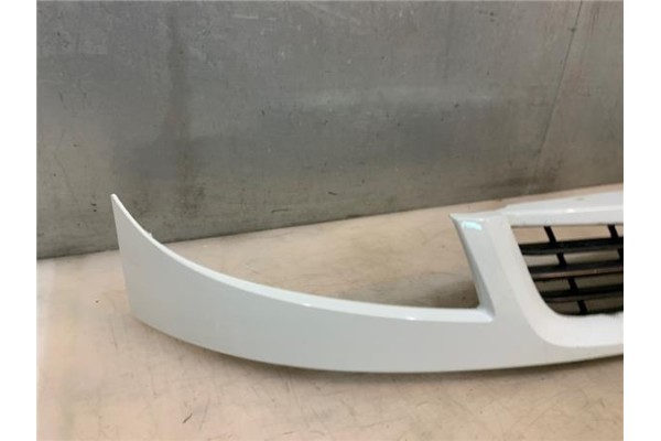 Recambio de rejilla paragolpes delantero para nissan kubistar (x76) 1.5 dci 70 referencia OEM IAM 7700800QAA  