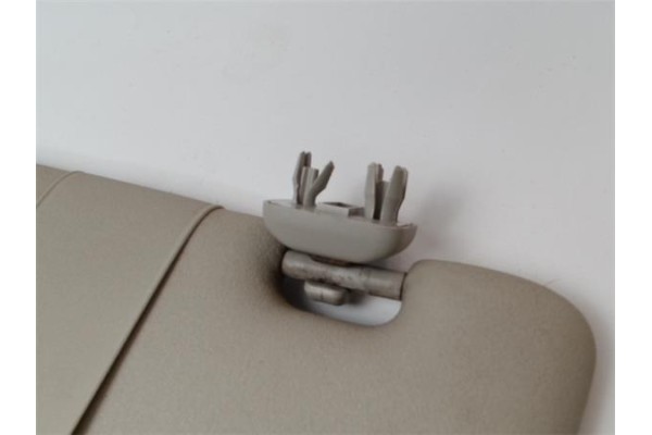 Recambio de parasol izquierdo para audi a4 avant (8e) 2.0 tdi 16v referencia OEM IAM   