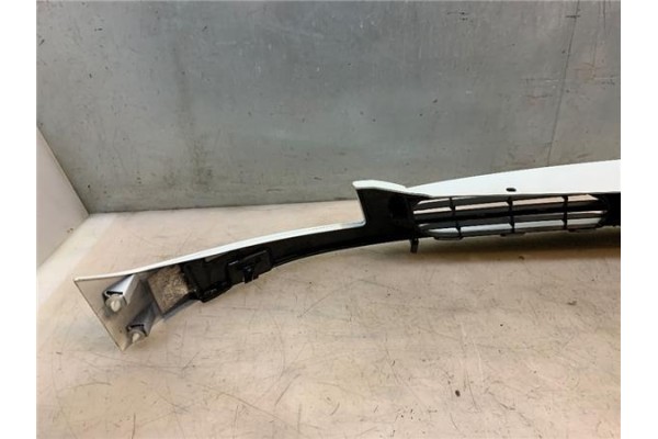 Recambio de rejilla paragolpes delantero para nissan kubistar (x76) 1.5 dci 70 referencia OEM IAM 7700800QAA  