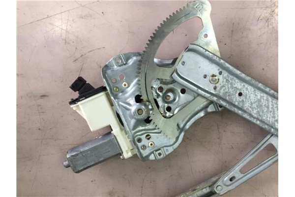 Recambio de mecanismo elevalunas delantero derecho para toyota corolla (e12) 2.0 d-4d referencia OEM IAM 0130822032  