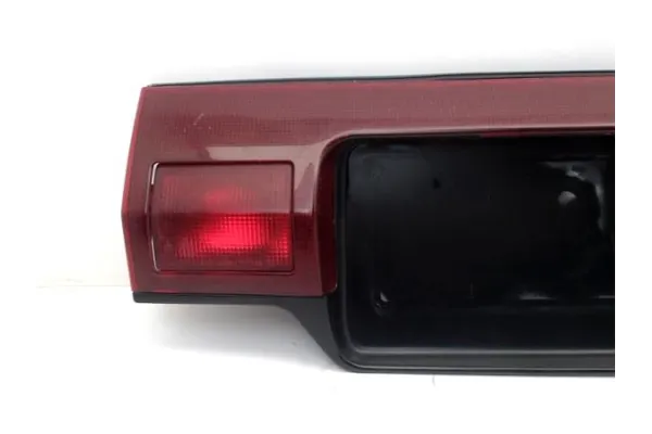 Recambio de matricula trasero para toyota corolla (_e9_) 1.6 xl referencia OEM IAM 670051A250  