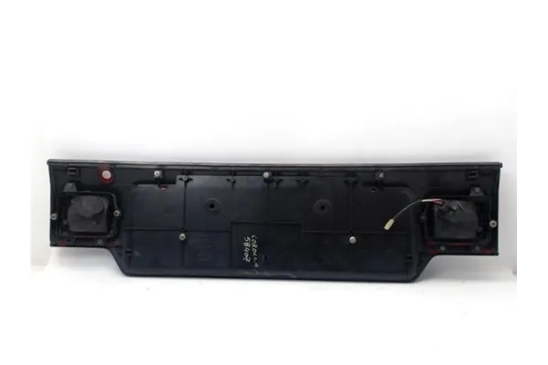 Recambio de matricula trasero para toyota corolla (_e9_) 1.6 xl referencia OEM IAM 670051A250  