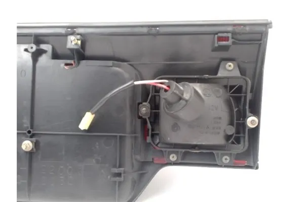 Recambio de matricula trasero para toyota corolla (_e9_) 1.6 xl referencia OEM IAM 670051A250  