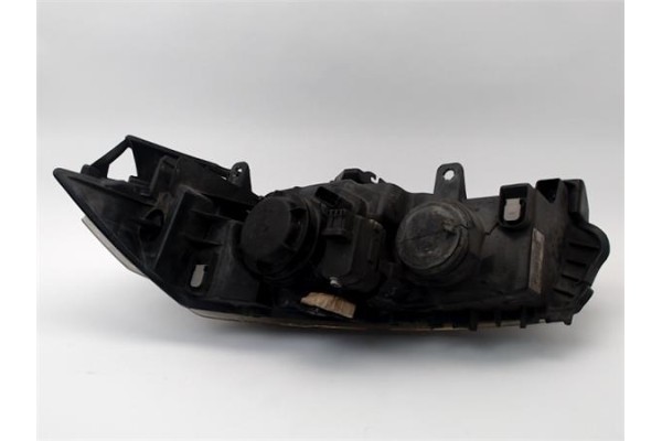 Recambio de faro delantero dcho para renault megane ii berlina 3p referencia OEM IAM 8200073221J  