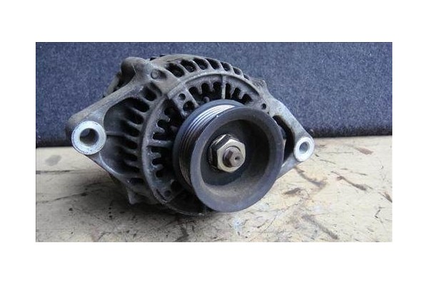Recambio de alternador para chrysler voyager gs 2.4 i referencia OEM IAM NIPONDENSO 121000-3521 