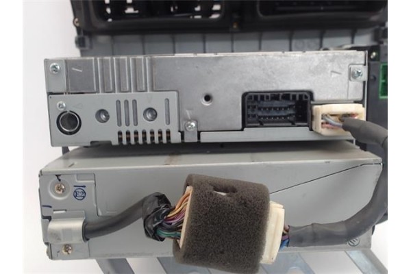 Recambio de radio / cd para honda civic vi 1.6 referencia OEM IAM 39100S6AB00ZB  