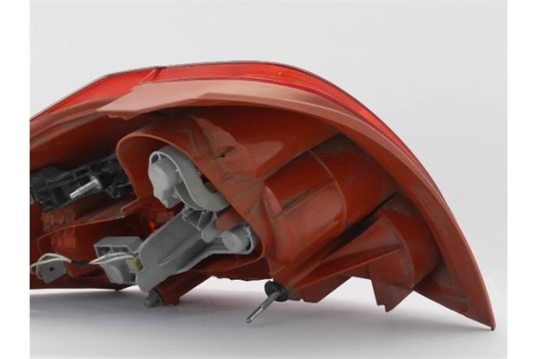 Recambio de piloto trasero derecho para toyota auris (e15) 1.6 vvti referencia OEM IAM 8155102400 12916FL 