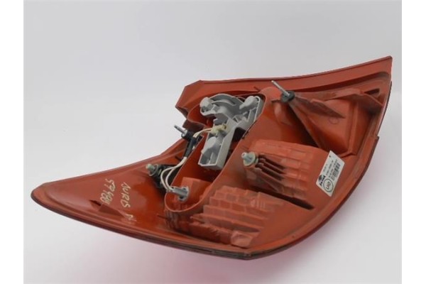 Recambio de piloto trasero derecho para toyota auris (e15) 1.6 vvti referencia OEM IAM 8155102400 12916FL 