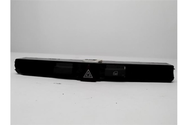 Recambio de interruptor luces emergencia para opel astra h gtc 1.7 cdti referencia OEM IAM 13100105 03753075 