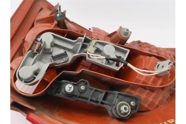Recambio de piloto trasero derecho para toyota auris (e15) 1.6 vvti referencia OEM IAM 8155102400 12916FL 
