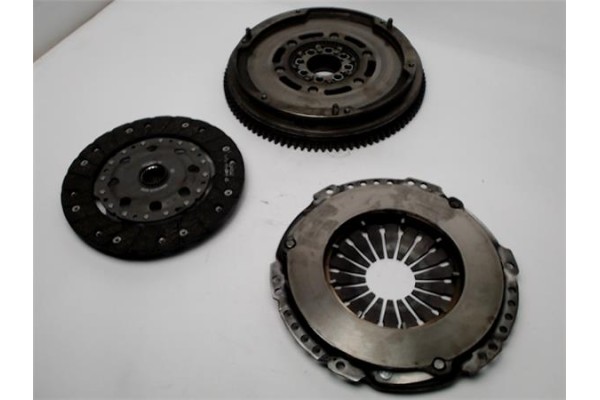 Recambio de kit embrague completo para toyota corolla verso (e12) 2.0 d4d referencia OEM IAM 134500G010 323063410 134500G011 , T