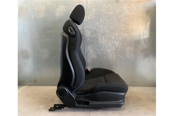 Recambio de asiento delantero derecho para hyundai coupe (rd) 1.6 fx referencia OEM IAM 884002C100EBT  