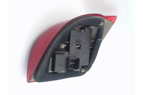 Recambio de piloto trasero izquierdo para ford fiesta berlina referencia OEM IAM 96FG13N004BA  