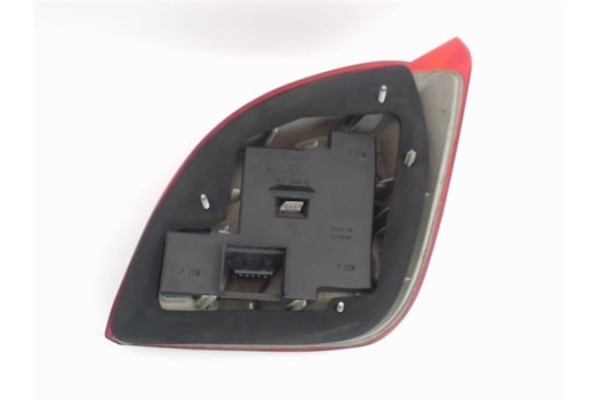 Recambio de piloto trasero izquierdo para ford fiesta berlina referencia OEM IAM 96FG13N004BA  