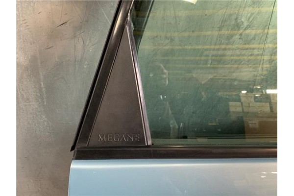 Recambio de puerta trasero derecha para renault scenic ii (jm) 1.6 16v referencia OEM IAM 7751475409 821005158R 