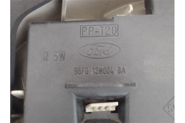 Recambio de piloto trasero izquierdo para ford fiesta berlina referencia OEM IAM 96FG13N004BA  