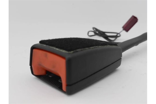 Recambio de anclaje cinturon delantero izquierdo para ford focus berlina (cew) 1.5 business referencia OEM IAM BM5161209CBW BM51
