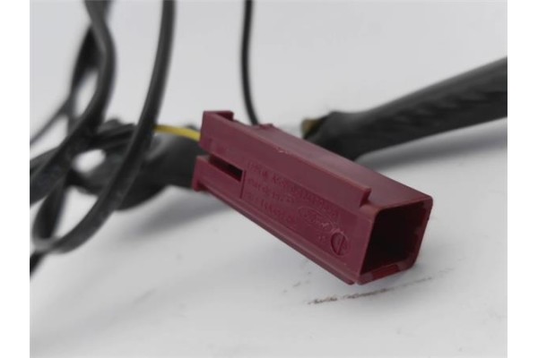 Recambio de anclaje cinturon delantero izquierdo para ford focus berlina (cew) 1.5 business referencia OEM IAM BM5161209CBW BM51