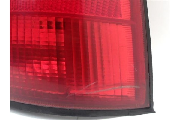 Recambio de piloto trasero izquierdo para opel vectra b caravan referencia OEM IAM 09153155  