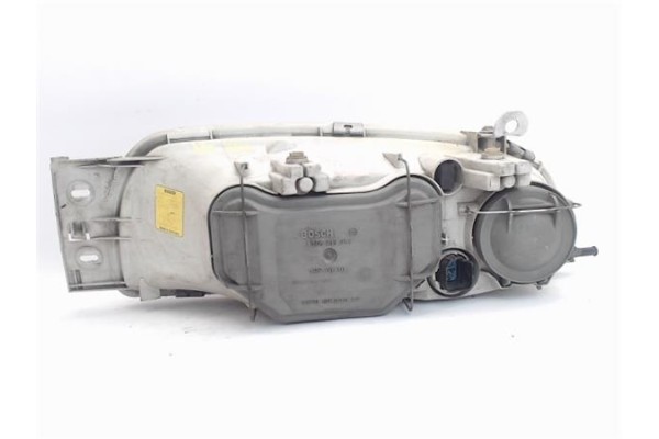 Recambio de faro delantero dcho para ford fiesta berlina referencia OEM IAM 301049002  