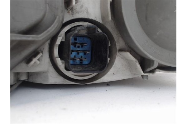 Recambio de faro delantero dcho para ford fiesta berlina referencia OEM IAM 301049002  