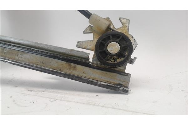 Recambio de aleta delantero derecha para renault trafic ii furgón (fl) 2.5 dti referencia OEM IAM 7782524467  