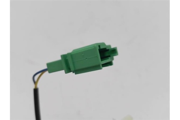 Recambio de anclaje cinturon delantero izquierdo para volkswagen polo v (6r1) 1.4 advance referencia OEM IAM 6R4857755A  