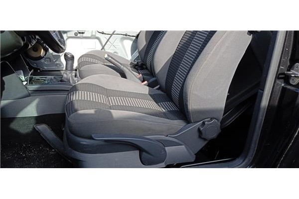 Recambio de juego asientos para volkswagen polo iv (9n3) 1.4 advance referencia OEM IAM 6Q0881776F  