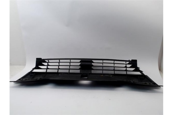 Recambio de rejilla capo para renault laguna ii grandtour (kg0) referencia OEM IAM 820001258  