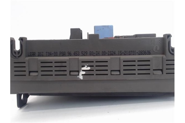 Recambio de centralita para citroen c5 berlina 1.8 16v (dc6fzb, dc6fze) referencia OEM IAM 96453529 15210701 