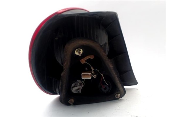 Recambio de piloto trasero derecho para toyota corolla (e11) 2.0 d (ce110_) referencia OEM IAM 815501E070  