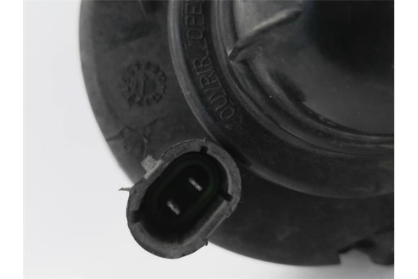 Recambio de faro antiniebla izquierdo para renault trafic ii furgón (fl) 2.5 dti referencia OEM IAM 7701045718  