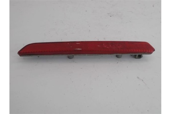 Recambio de reflectante paragolpes trasero para mazda 3 berlina (bk) referencia OEM IAM p4526  