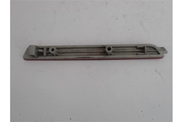 Recambio de reflectante paragolpes trasero para mazda 3 berlina (bk) referencia OEM IAM p4526  