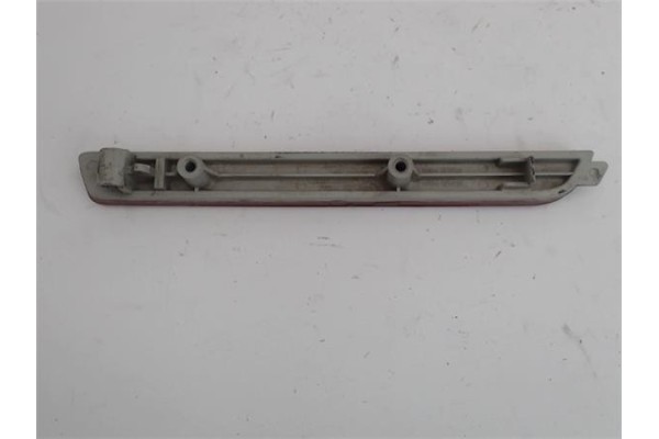 Recambio de reflectante paragolpes trasero para mazda 3 berlina (bk) referencia OEM IAM p4526  