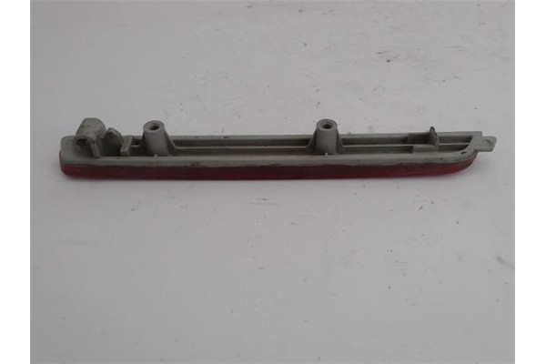 Recambio de reflectante paragolpes trasero para mazda 3 berlina (bk) referencia OEM IAM p4526  