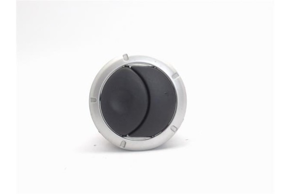 Recambio de rejilla entrada de aire para dacia logan 1 1.6 prestige referencia OEM IAM 8200212480G  