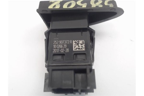 Recambio de interruptor luces emergencia para renault captur i 0.9 zen referencia OEM IAM 252907372R 252907372R 