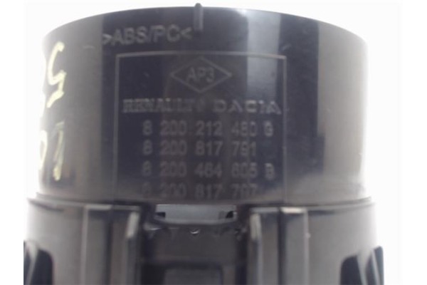 Recambio de rejilla entrada de aire para dacia logan 1 1.6 prestige referencia OEM IAM 8200212480G  