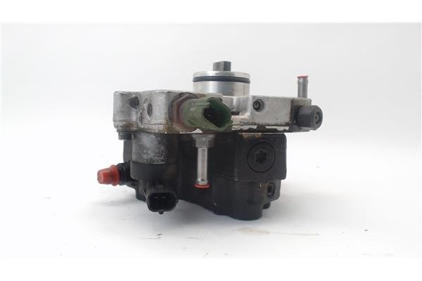 Recambio de bomba inyectora para volvo s60 berlina 2.4 d5 referencia OEM IAM 445010111 30756125 