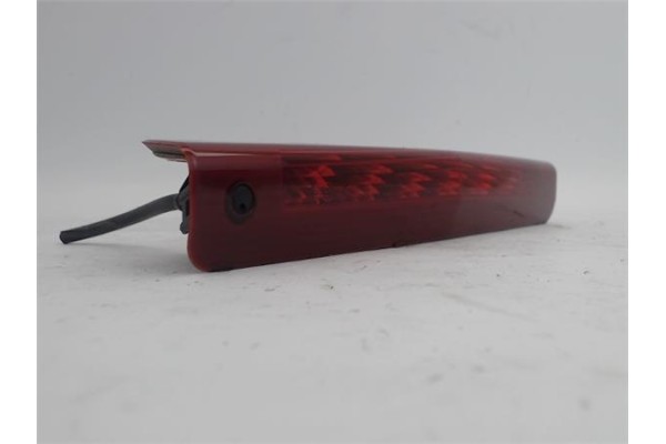 Recambio de luz central de freno para opel astra h berlina 1.7 cdti referencia OEM IAM 316627975  