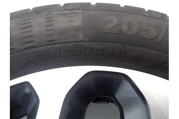 Recambio de juego llantas para renault captur i 0.9 zen referencia OEM IAM 403005606R  
