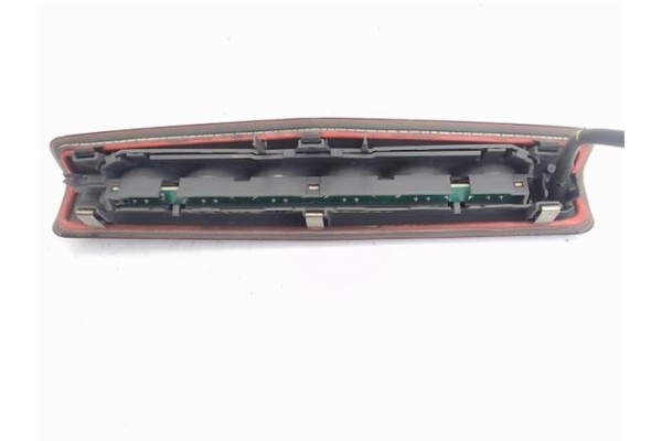 Recambio de luz central de freno para opel astra h berlina 1.7 cdti referencia OEM IAM 316627975  