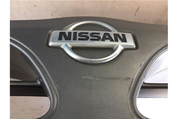 Recambio de rejilla capo para nissan vanette cargo 2.3 vanette cargo combi - 5 referencia OEM IAM 623107C030  